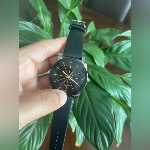 Wrist Watch - Picture 7 of 9